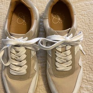 Vici sneakers  worn 2-3 times